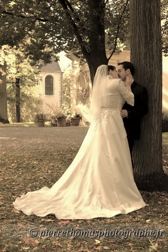 Pierre THOMAS Photographe professionnel Combs La Ville (77), photo de Couple Mariage au parc des capucins à Coulommiers (77)